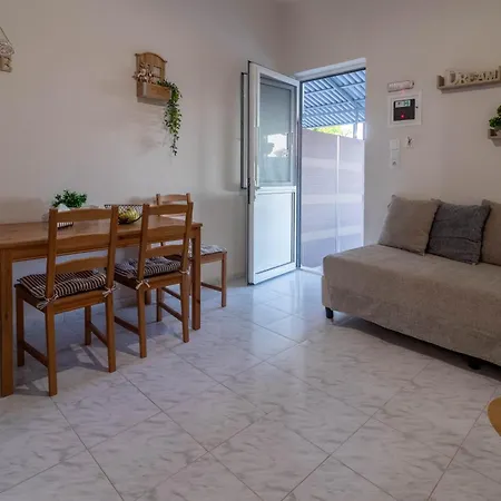Apartment Beachside Apartment-2 *