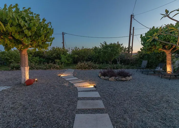 Beachside Apartment-2 شقة *