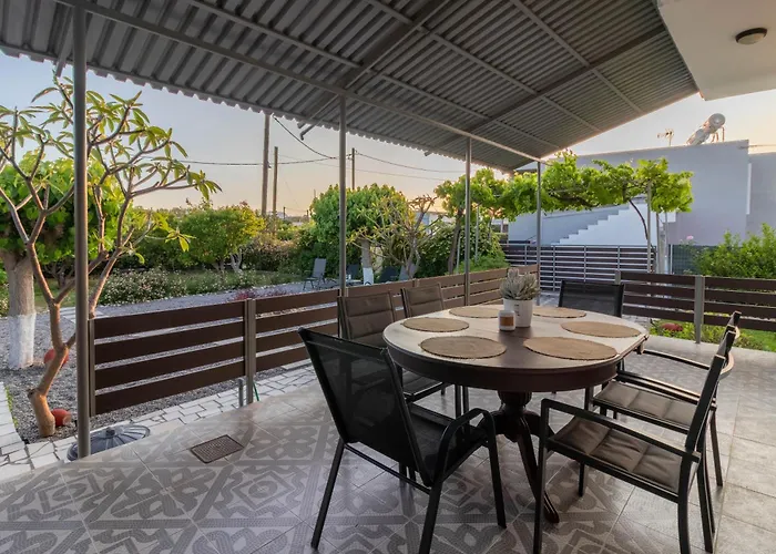 Beachside Apartment-2 شقة *