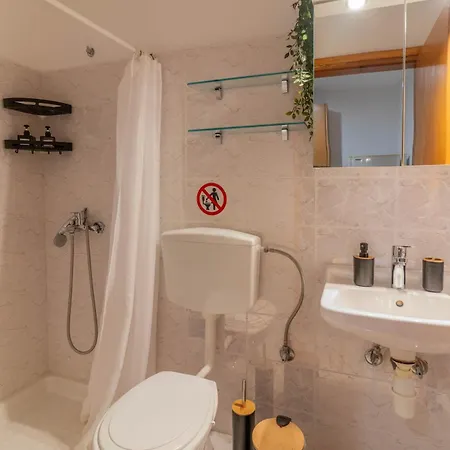 公寓 Beachside Apartment-2