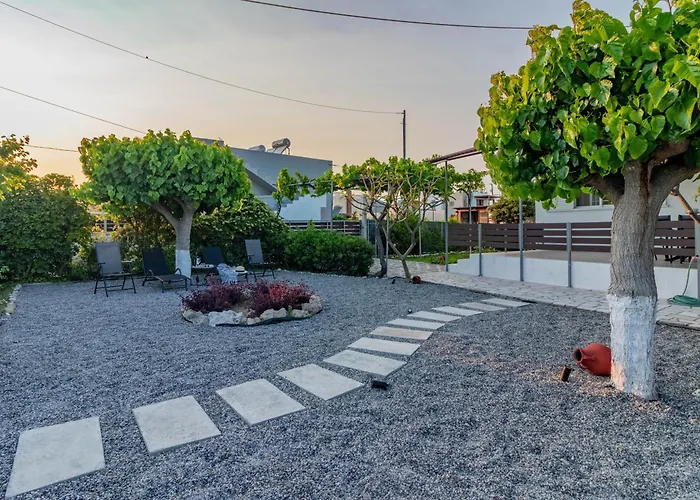 Beachside Apartment-2 *